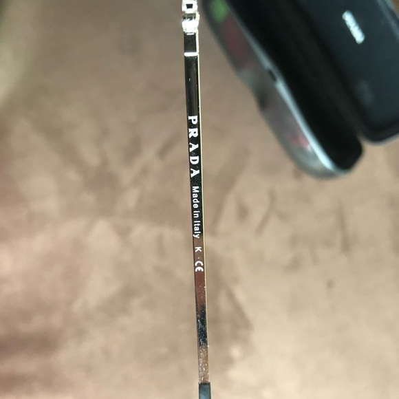 Prada sunglasses - Picture 3 of 6